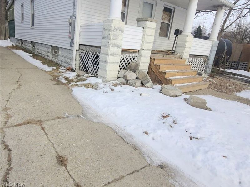 14819 Hale Avenue, Cleveland, OH 44110 Photo 2