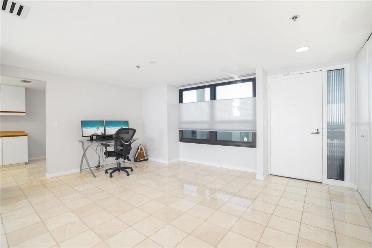 1255 N Gulfstream Avenue, Unit 1407, Sarasota, FL 34236 Photo