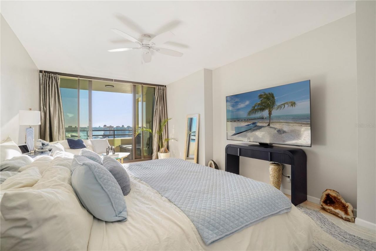 1255 N Gulfstream Avenue, Unit 1407, Sarasota, FL 34236 Photo