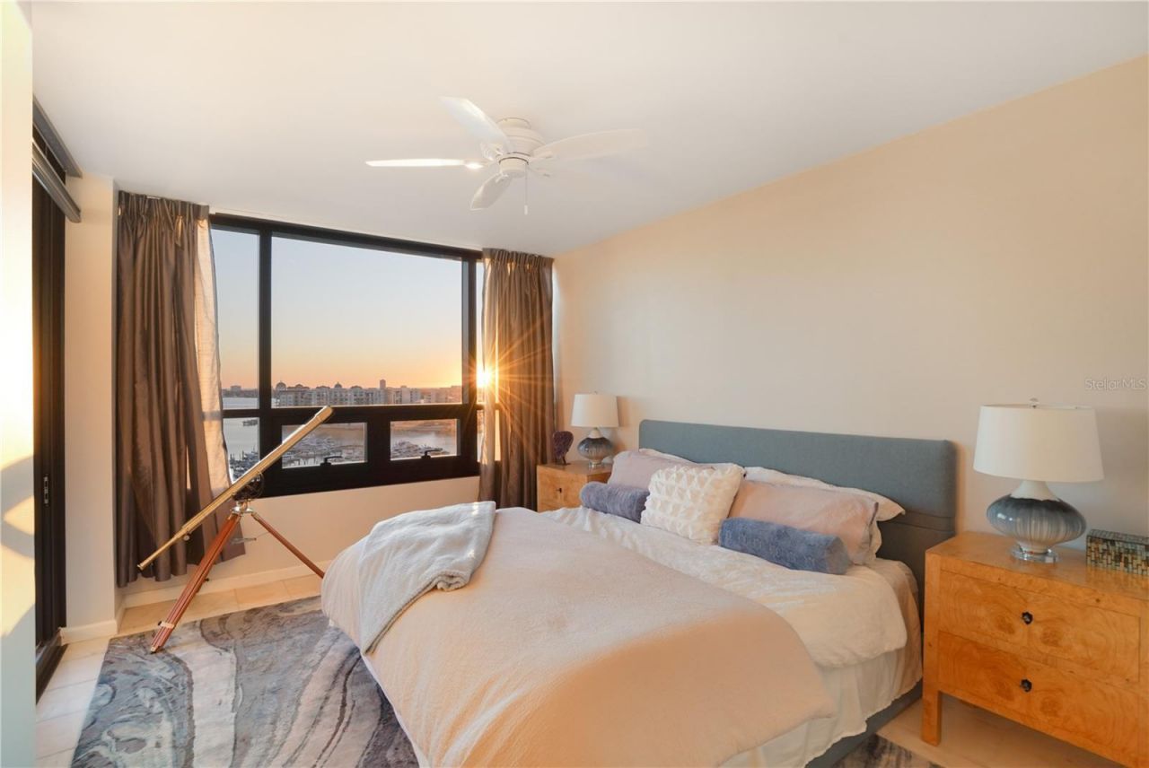 1255 N Gulfstream Avenue, Unit 1407, Sarasota, FL 34236 Photo