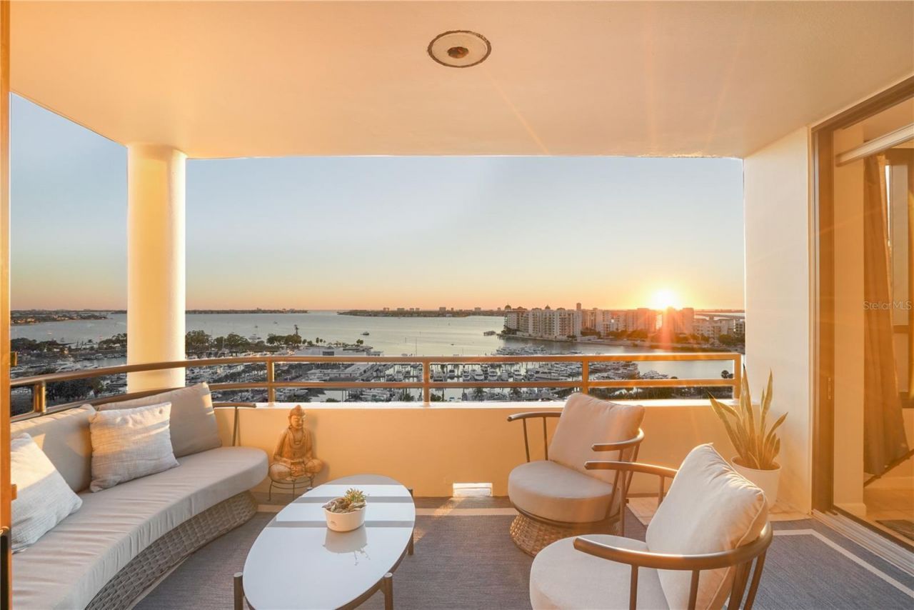 1255 N Gulfstream Avenue, Unit 1407, Sarasota, FL 34236 Photo