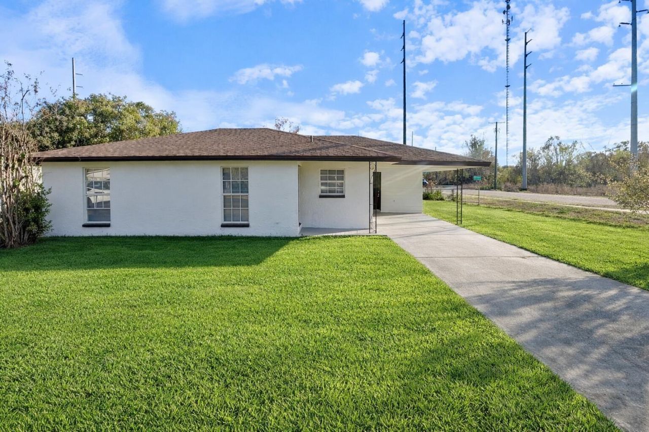 37502 Oakview Circle, Dade City, FL 33523 Main Photo