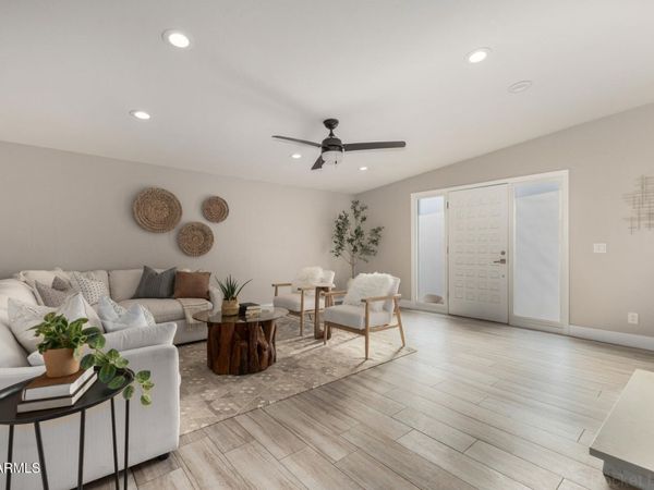 15041 N 6TH Street, Phoenix, AZ 85022