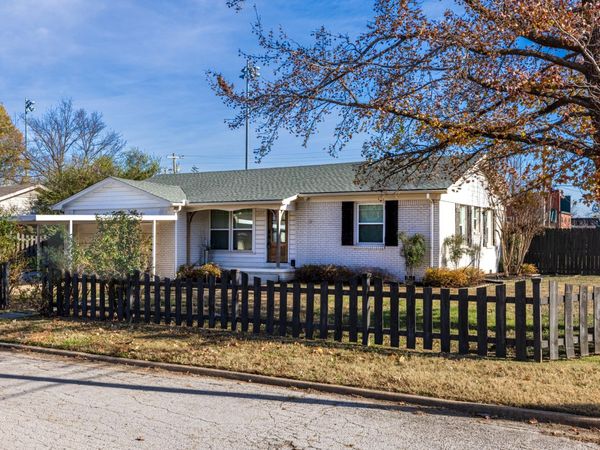 1402 N Dorothy Avenue, Claremore, OK 74017
