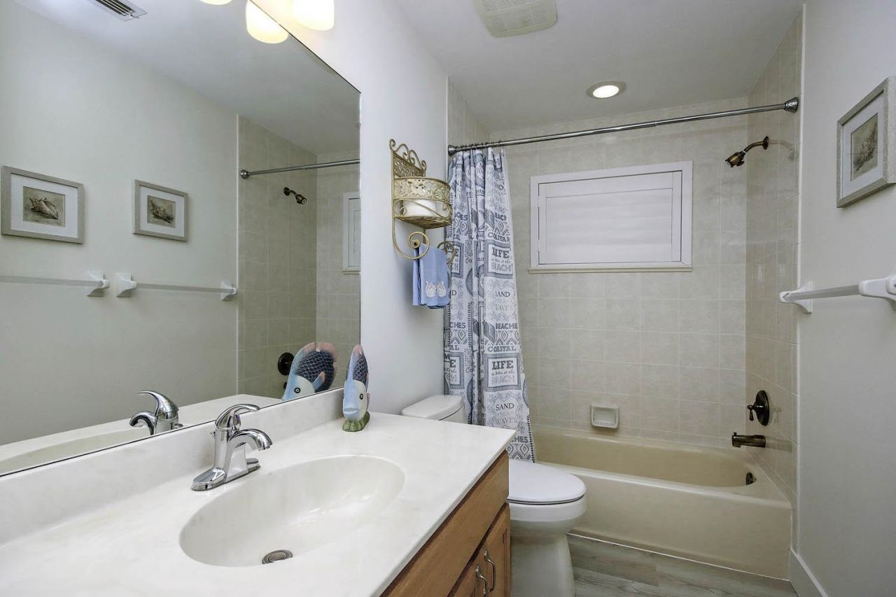 1890 Farm Trl, Sanibel, FL 33957 Photo