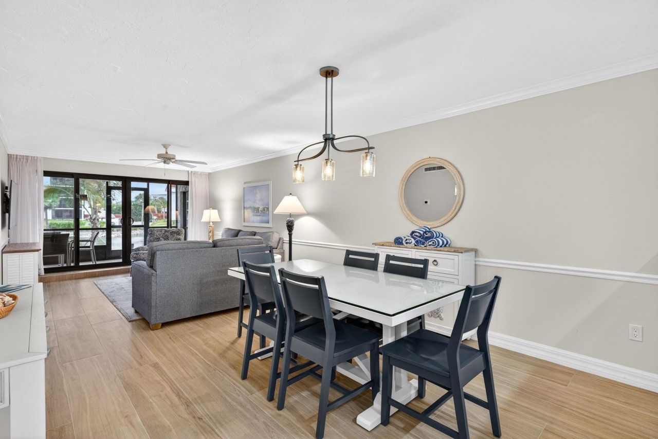 2445 W Gulf Dr, Unit 6B, Sanibel, FL 33957 Photo