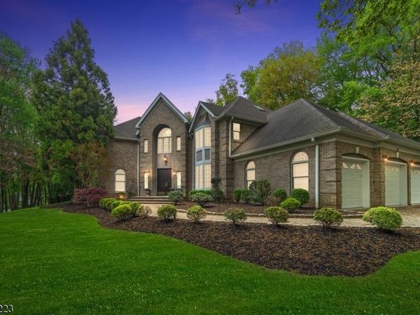 54 Mohawk Ave, Norwood, NJ 07648