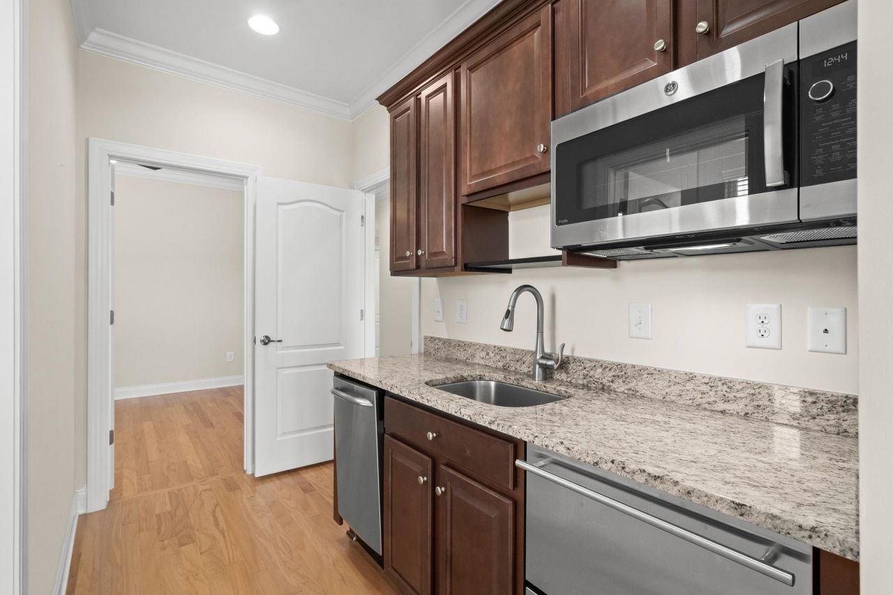 967 Henry James Dr. Photo 28