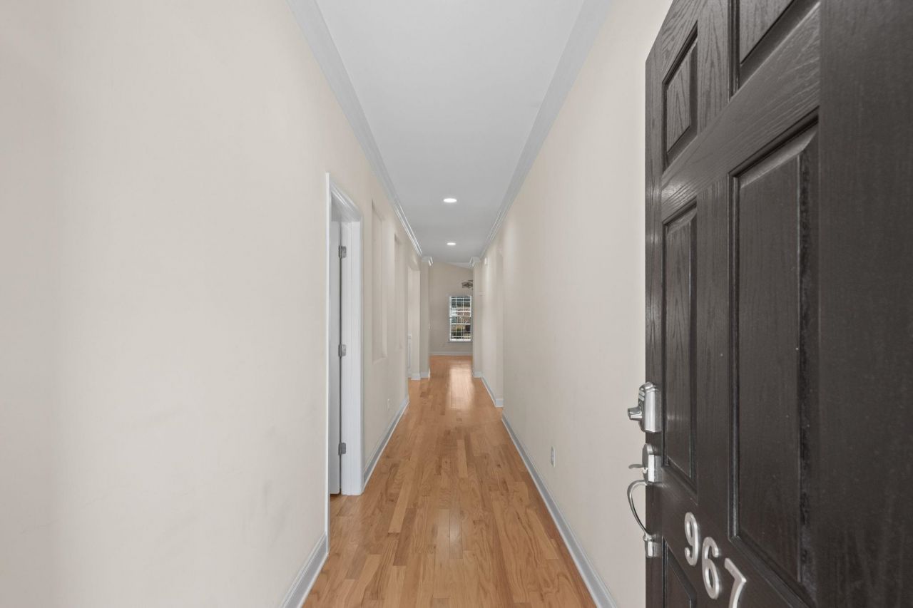 967 Henry James Dr. Photo 4