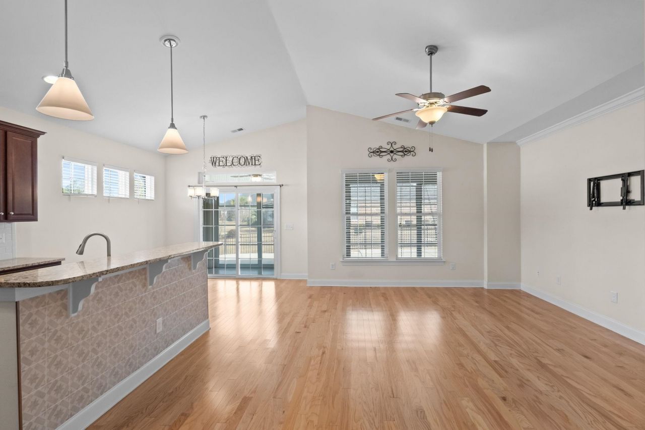 967 Henry James Dr. Photo 8