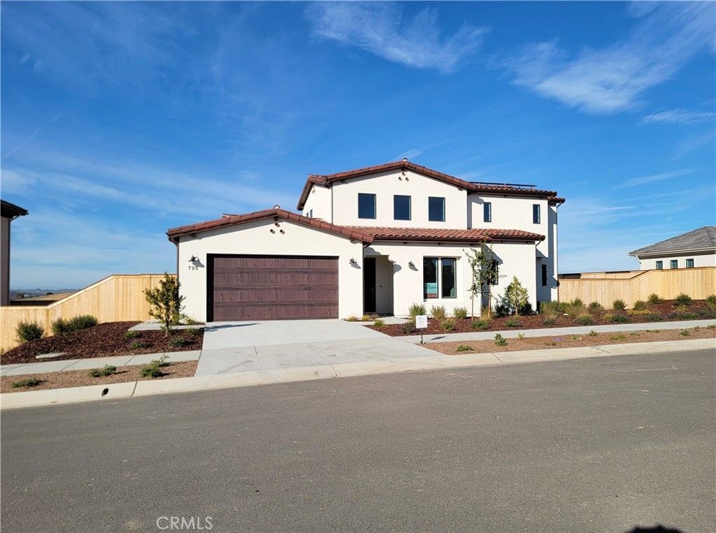 725 Manor Lane, Paso Robles, CA 93446 Main Photo