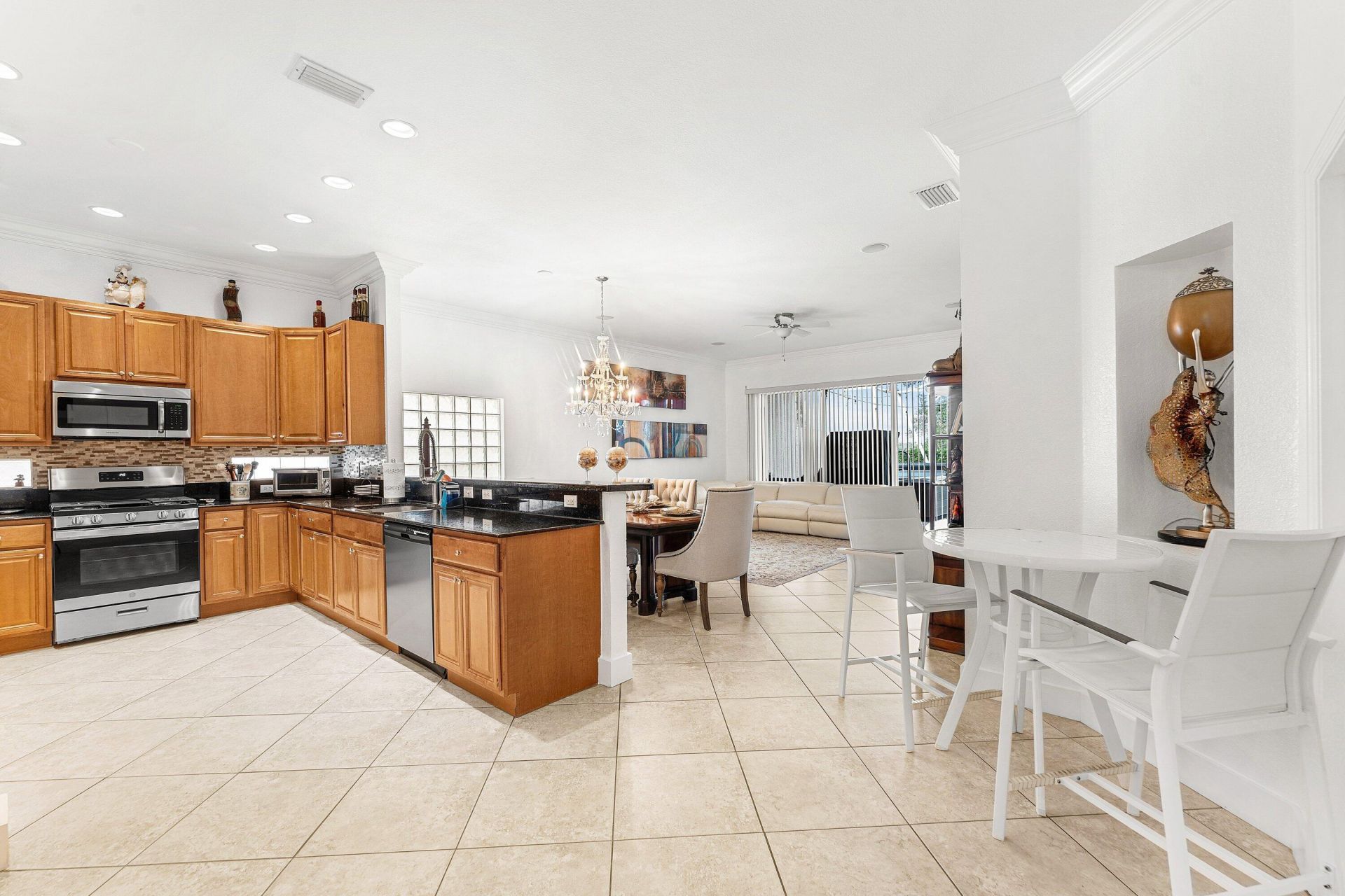 139 Berenger Walk, Royal Palm Beach, FL 33414 Photo