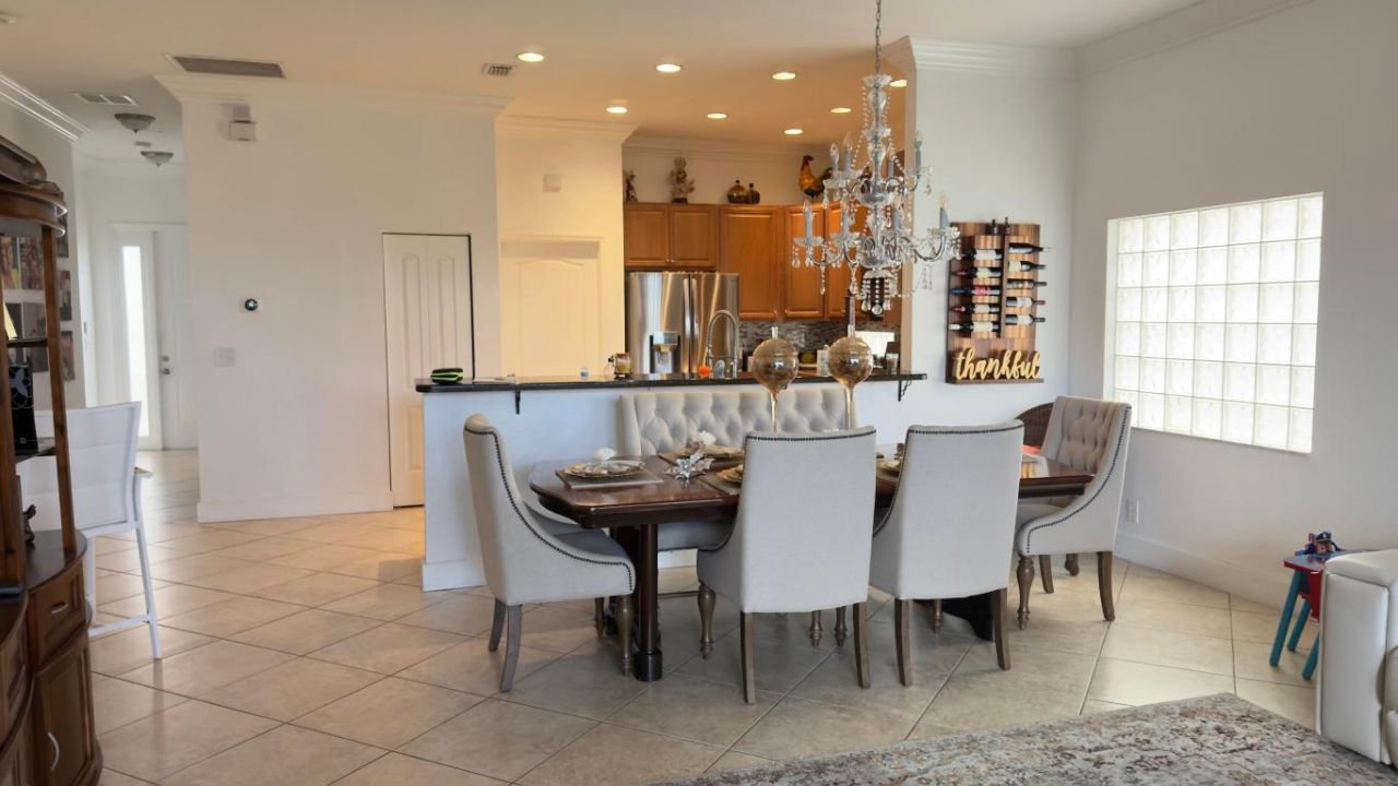 139 Berenger Walk, Royal Palm Beach, FL 33414 Photo