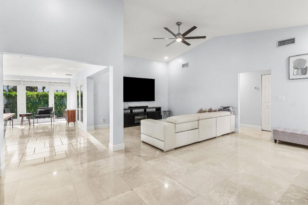 2105 NW 12th Street, Delray Beach, FL 33445 Photo