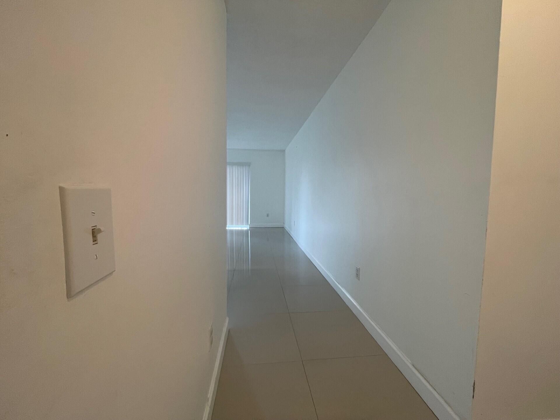 470 S Park Road, Unit 302, Hollywood, FL 33021 Photo