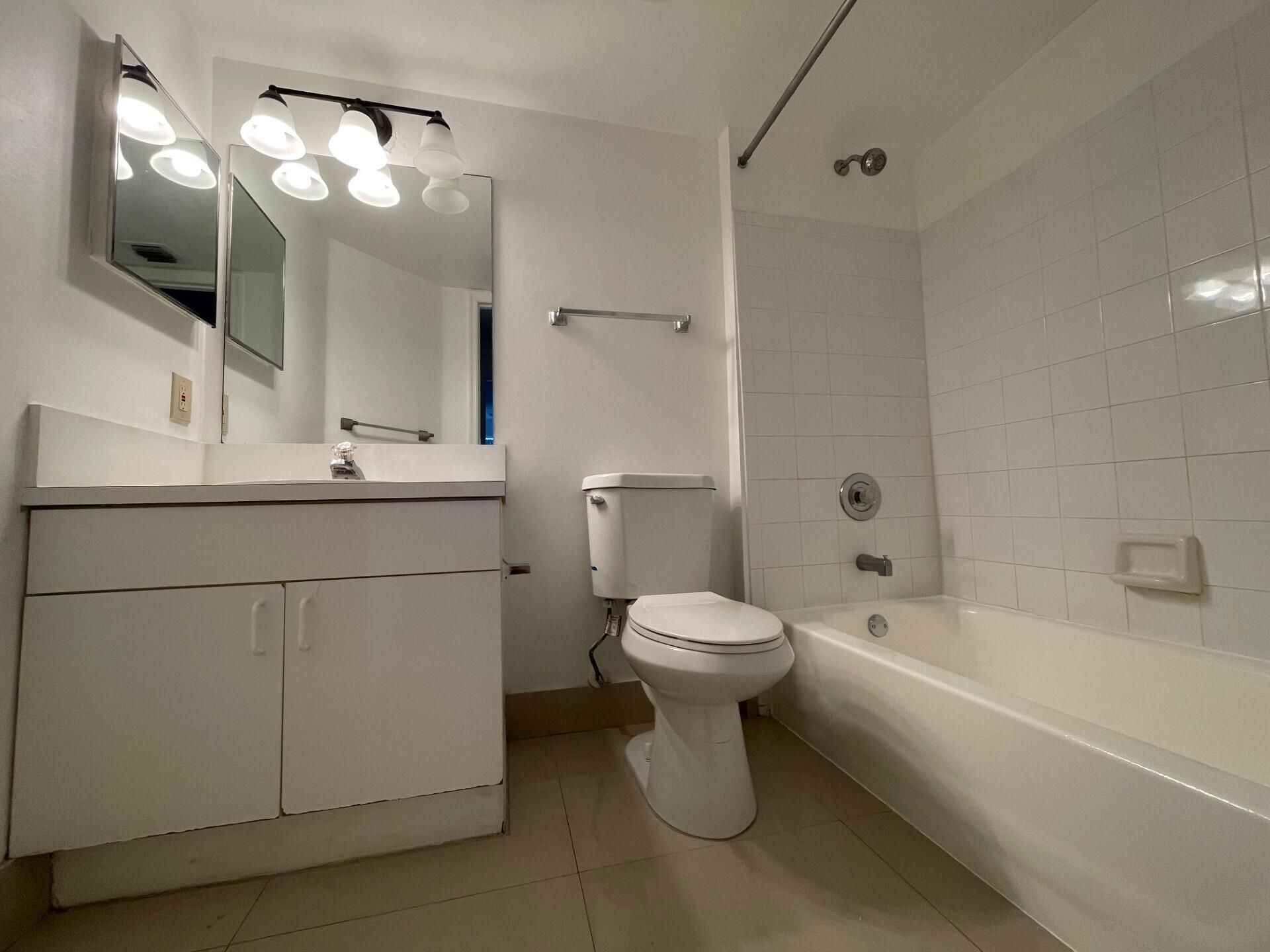 470 S Park Road, Unit 302, Hollywood, FL 33021 Photo