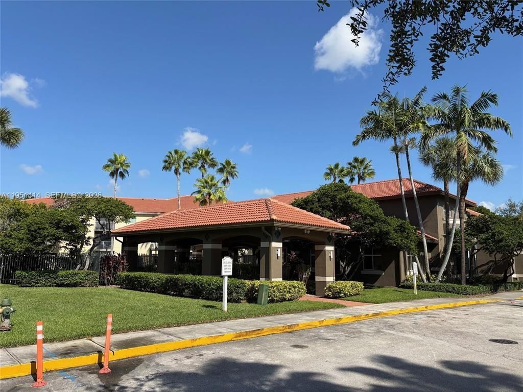 470 S Park Road, Unit 302, Hollywood, FL 33021 Photo