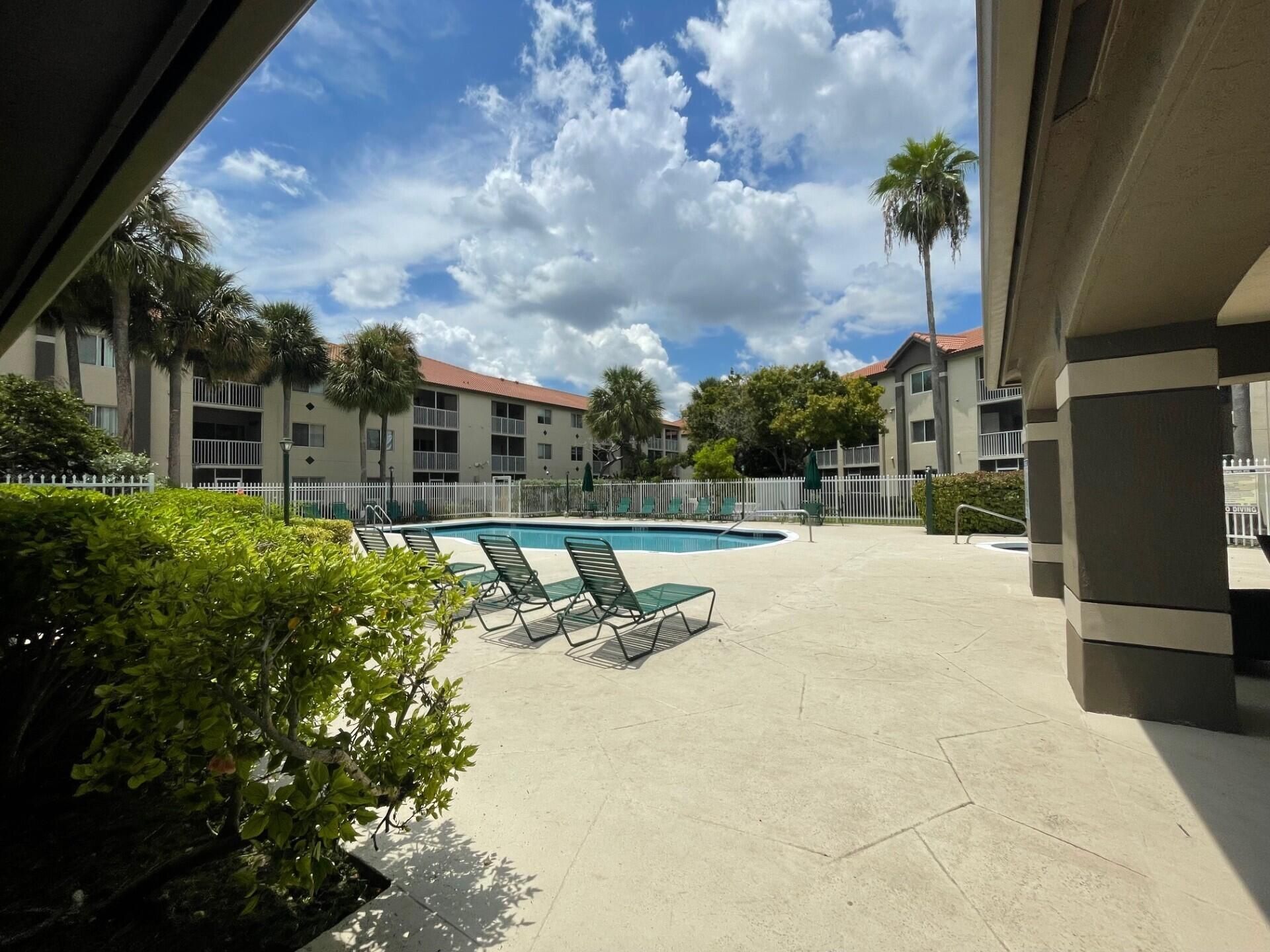 470 S Park Road, Unit 302, Hollywood, FL 33021 Photo