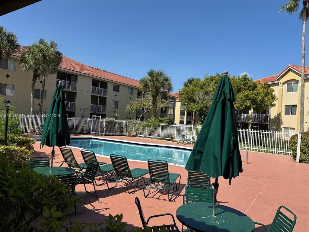 470 S Park Road, Unit 302, Hollywood, FL 33021 Photo