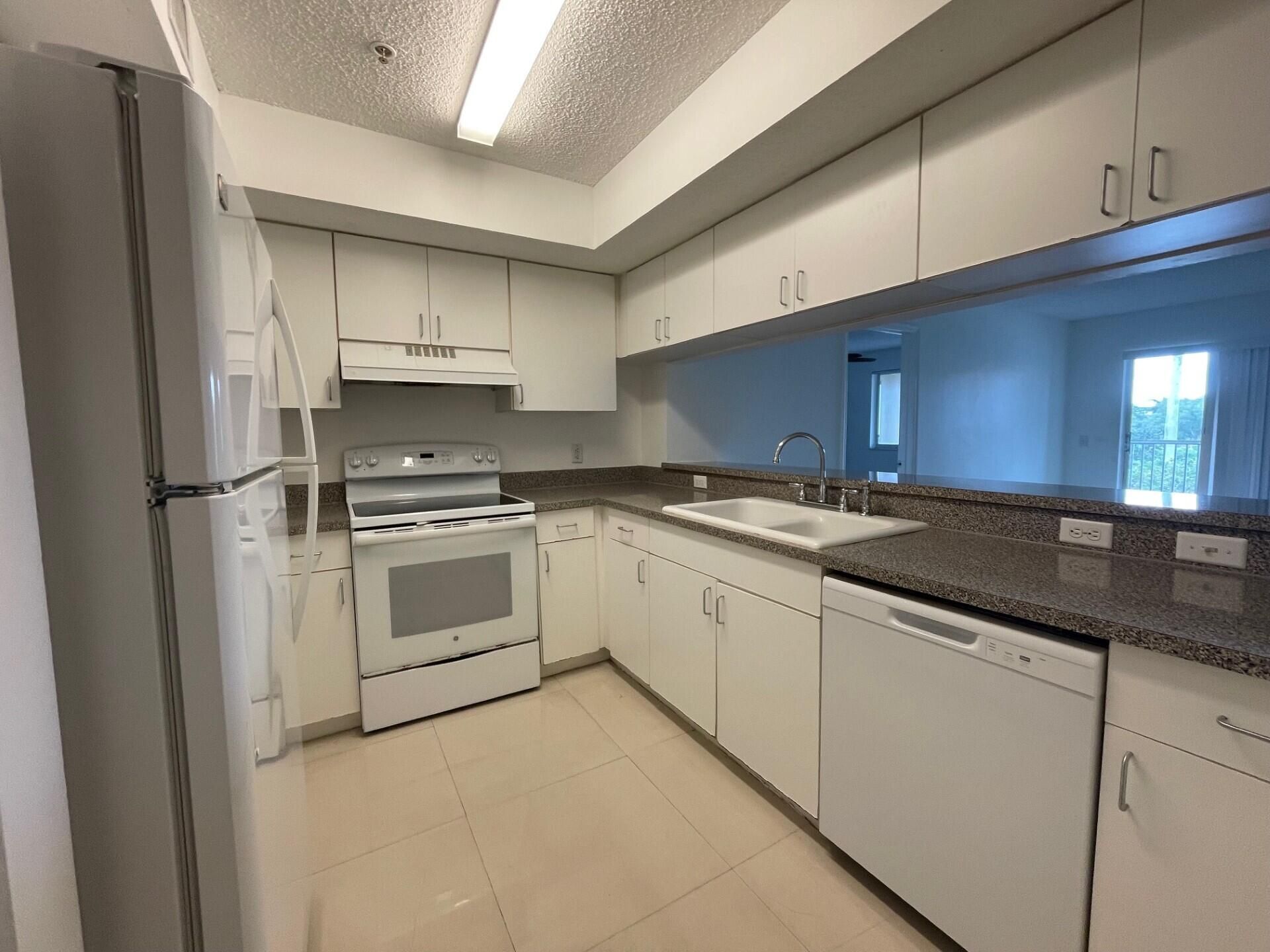470 S Park Road, Unit 302, Hollywood, FL 33021 Photo
