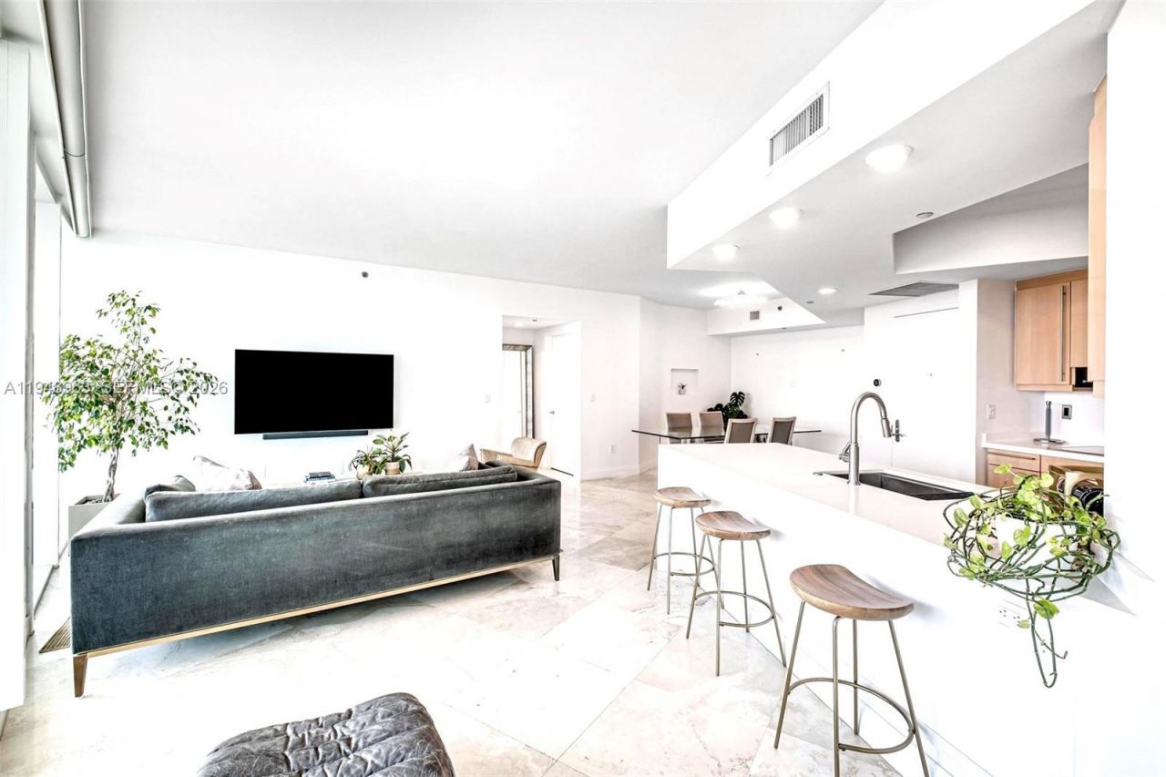 1000 S Pointe Dr, Unit 1205, Miami Beach, FL 33139 Photo
