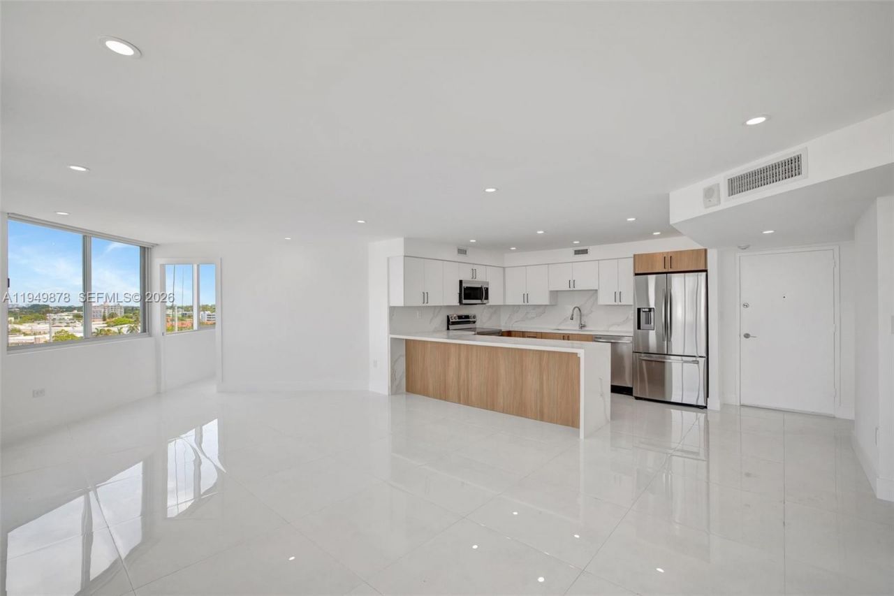 7135 Collins Ave, Unit 835, Miami Beach, FL 33141 Photo