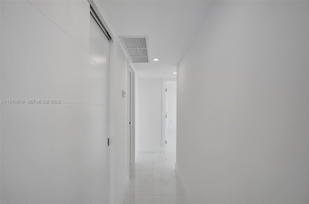 7135 Collins Ave, Unit 835, Miami Beach, FL 33141 Photo