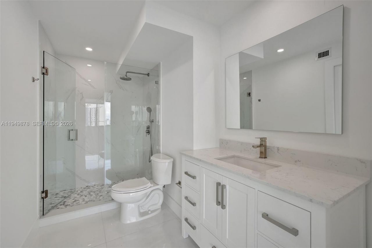 7135 Collins Ave, Unit 835, Miami Beach, FL 33141 Photo