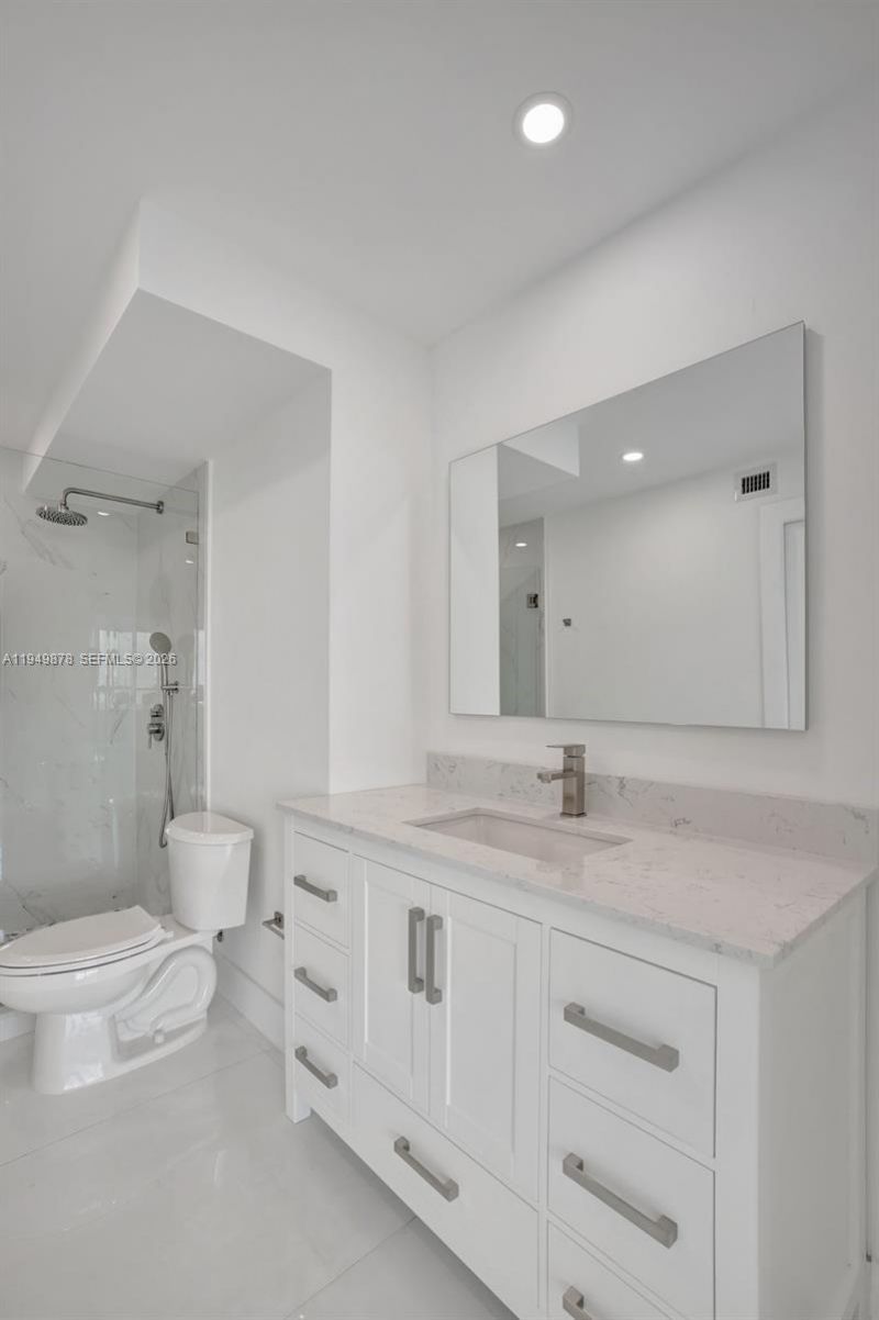7135 Collins Ave, Unit 835, Miami Beach, FL 33141 Photo