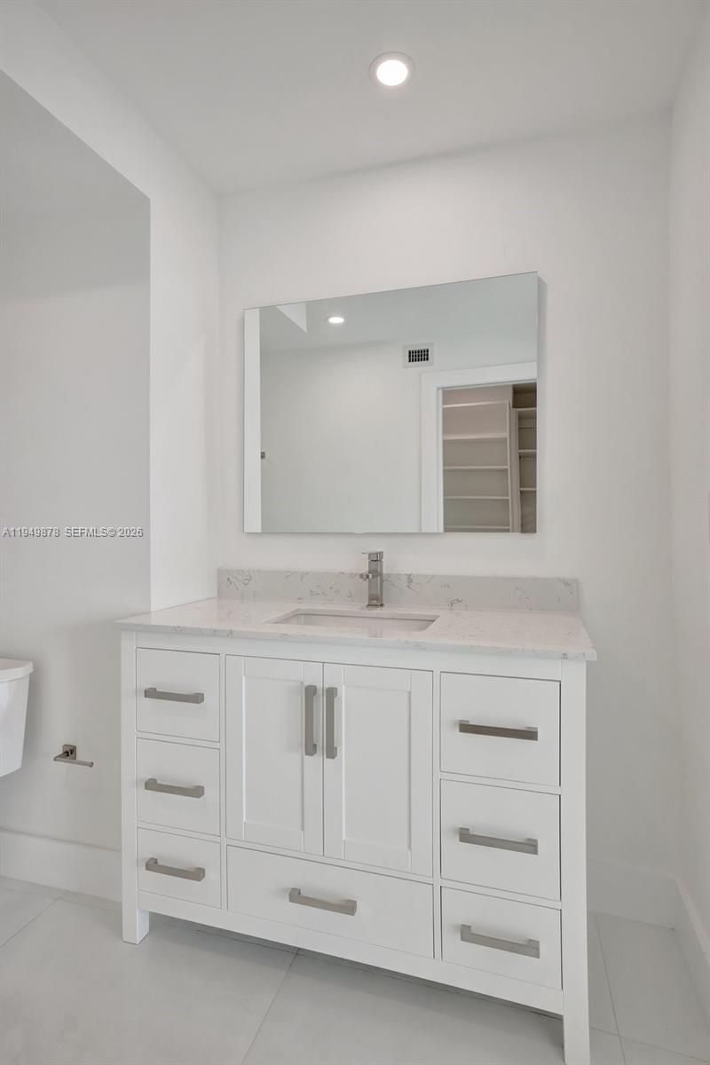 7135 Collins Ave, Unit 835, Miami Beach, FL 33141 Photo