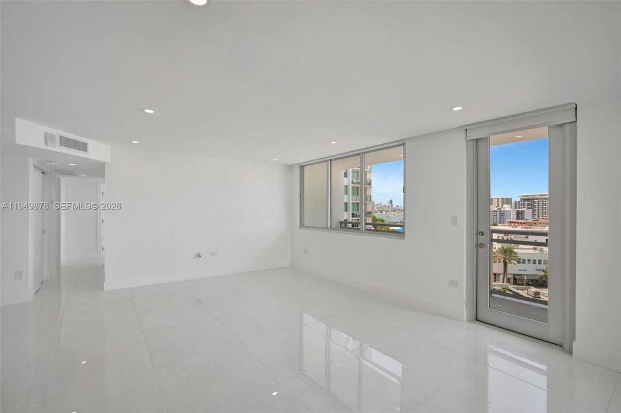 7135 Collins Ave, Unit 835, Miami Beach, FL 33141 Photo