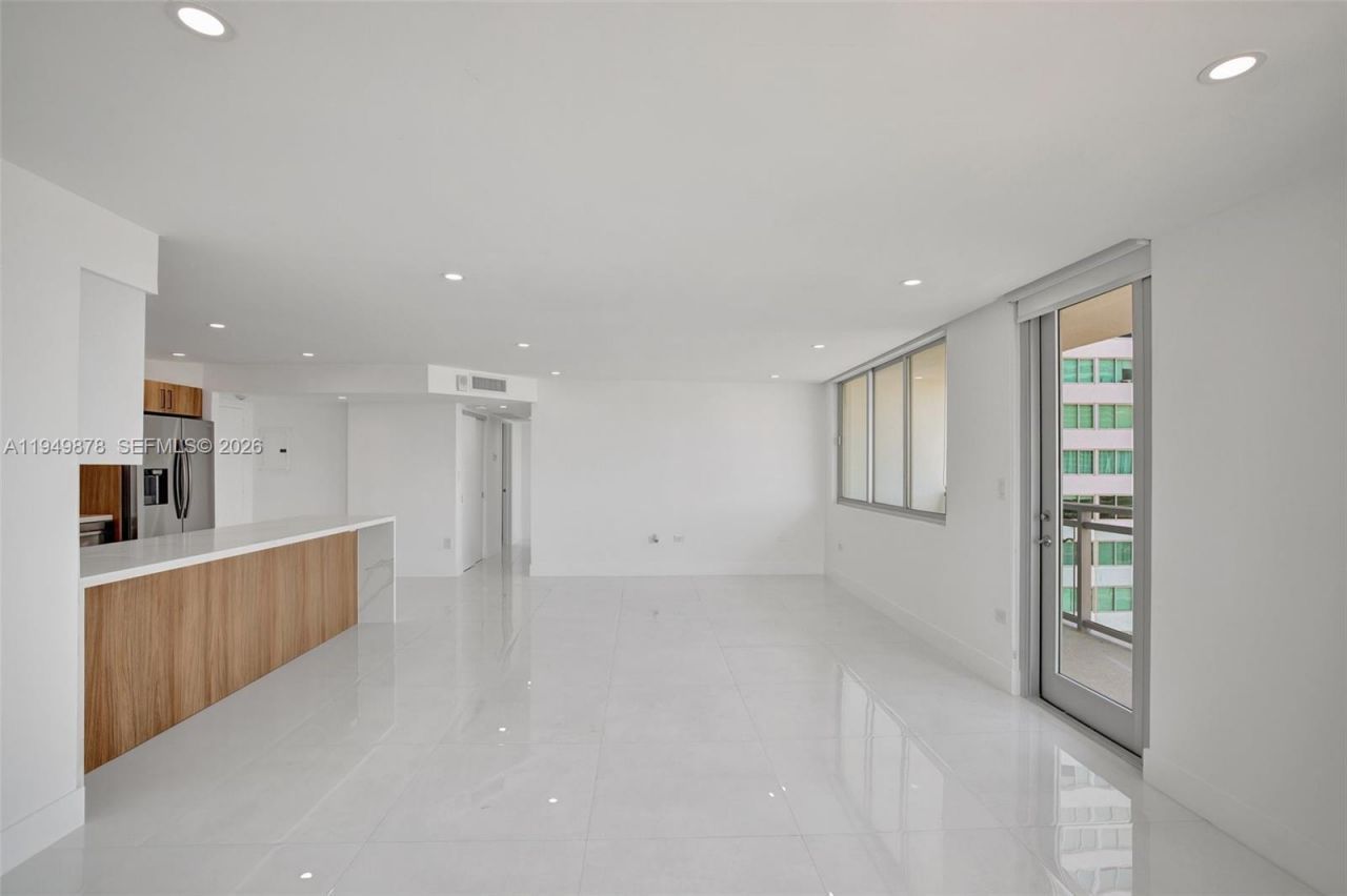 7135 Collins Ave, Unit 835, Miami Beach, FL 33141 Photo