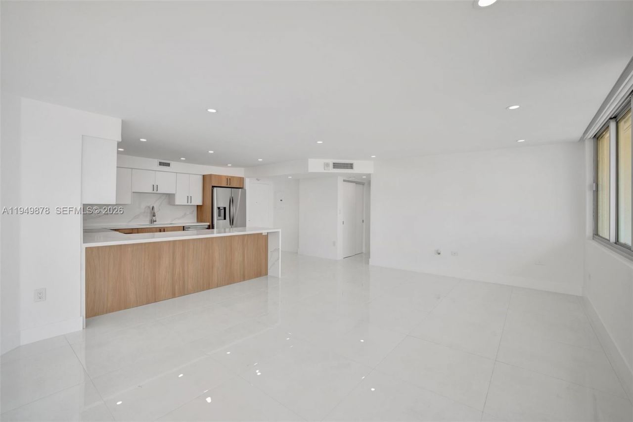 7135 Collins Ave, Unit 835, Miami Beach, FL 33141 Photo