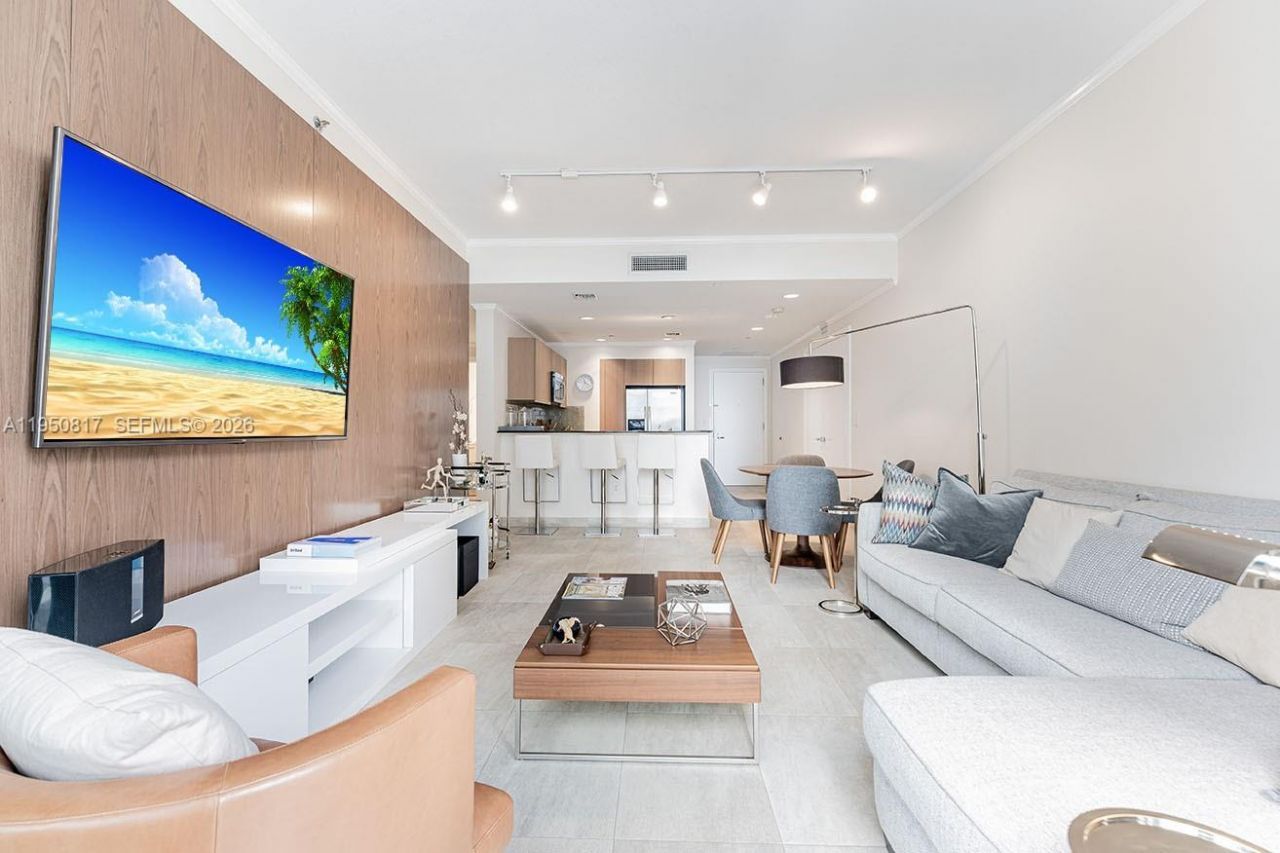 1060 Brickell Ave, Unit 1507, Miami, FL 33131 Photo