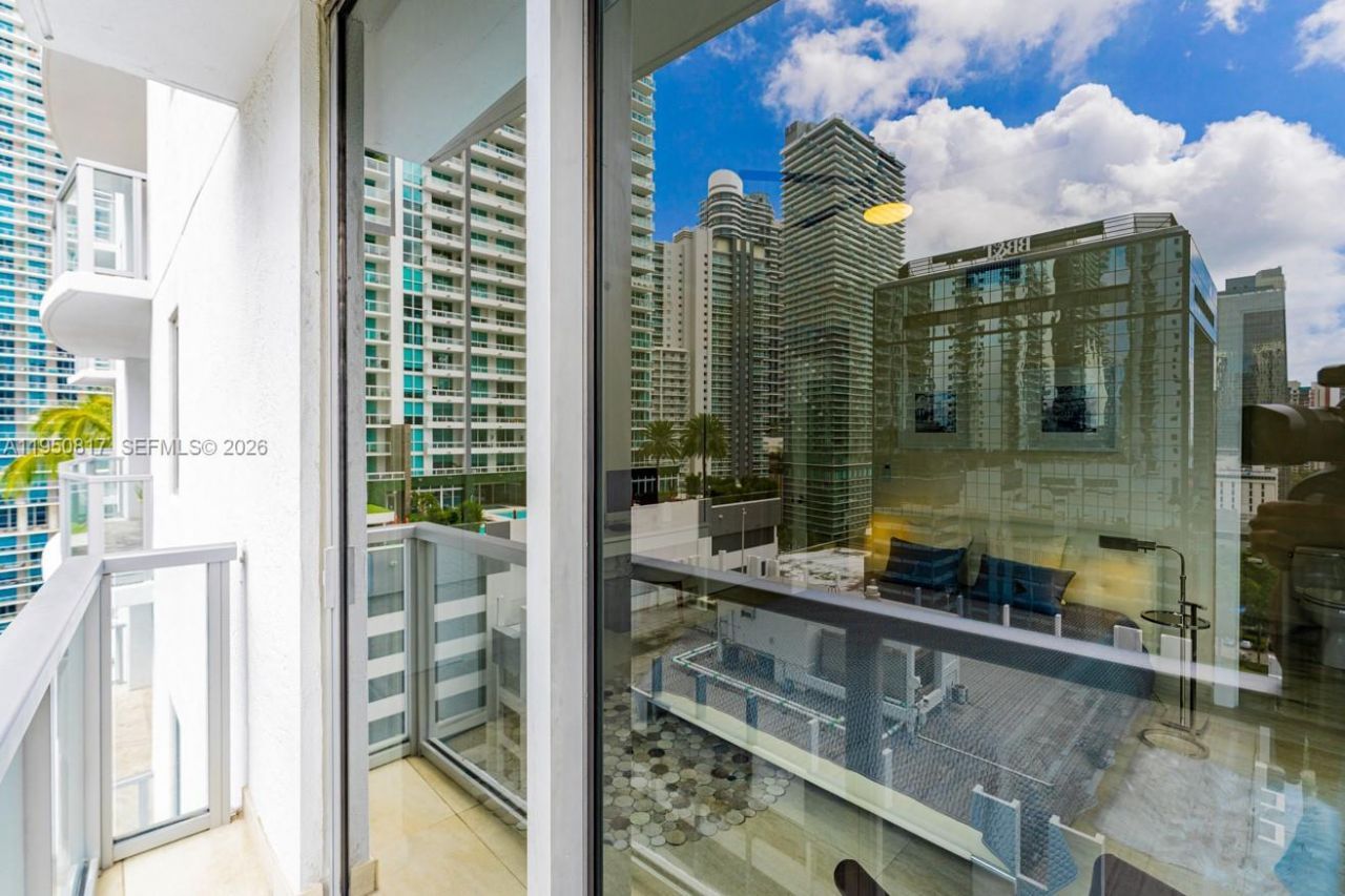 1060 Brickell Ave, Unit 1507, Miami, FL 33131 Photo