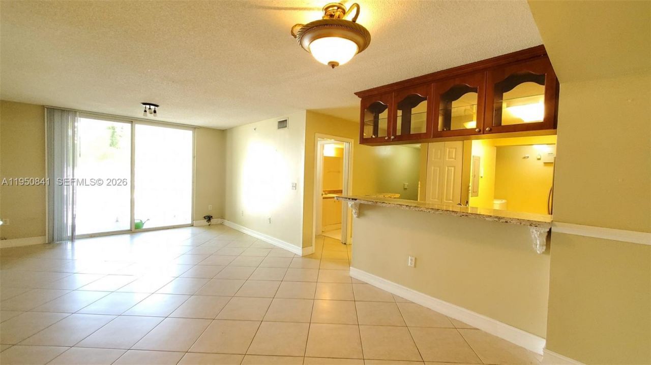 577 SW 111th Ln , Unit 203, Pembroke Pines, FL 33025 Photo