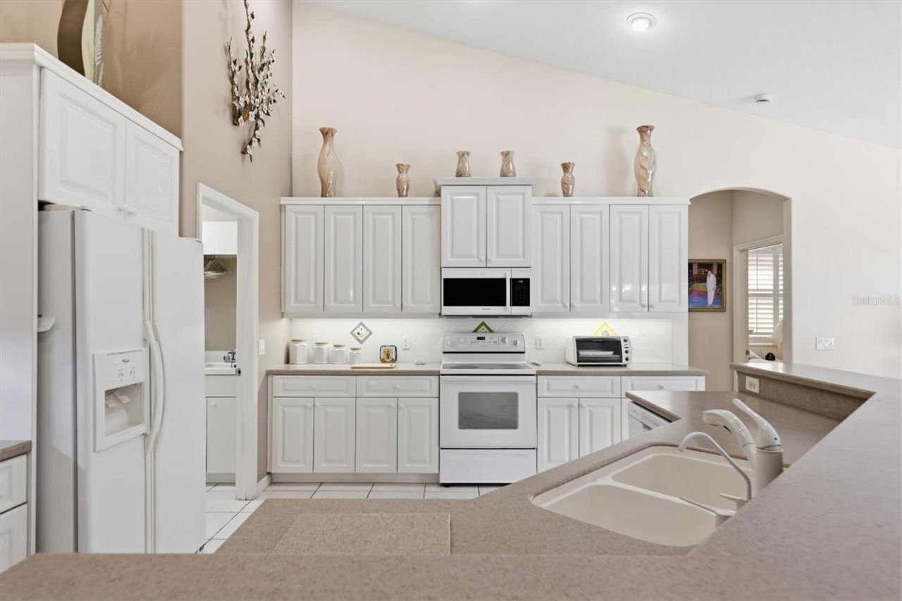 5608 Eastwind Drive, Sarasota, FL 34233 Photo