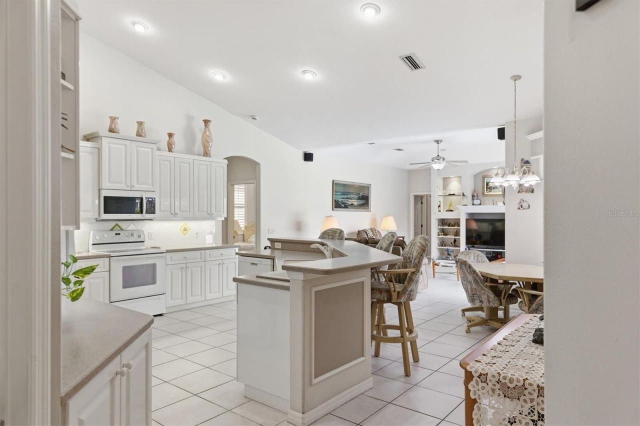 5608 Eastwind Drive, Sarasota, FL 34233 Photo