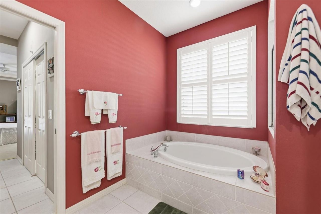 5608 Eastwind Drive, Sarasota, FL 34233 Photo