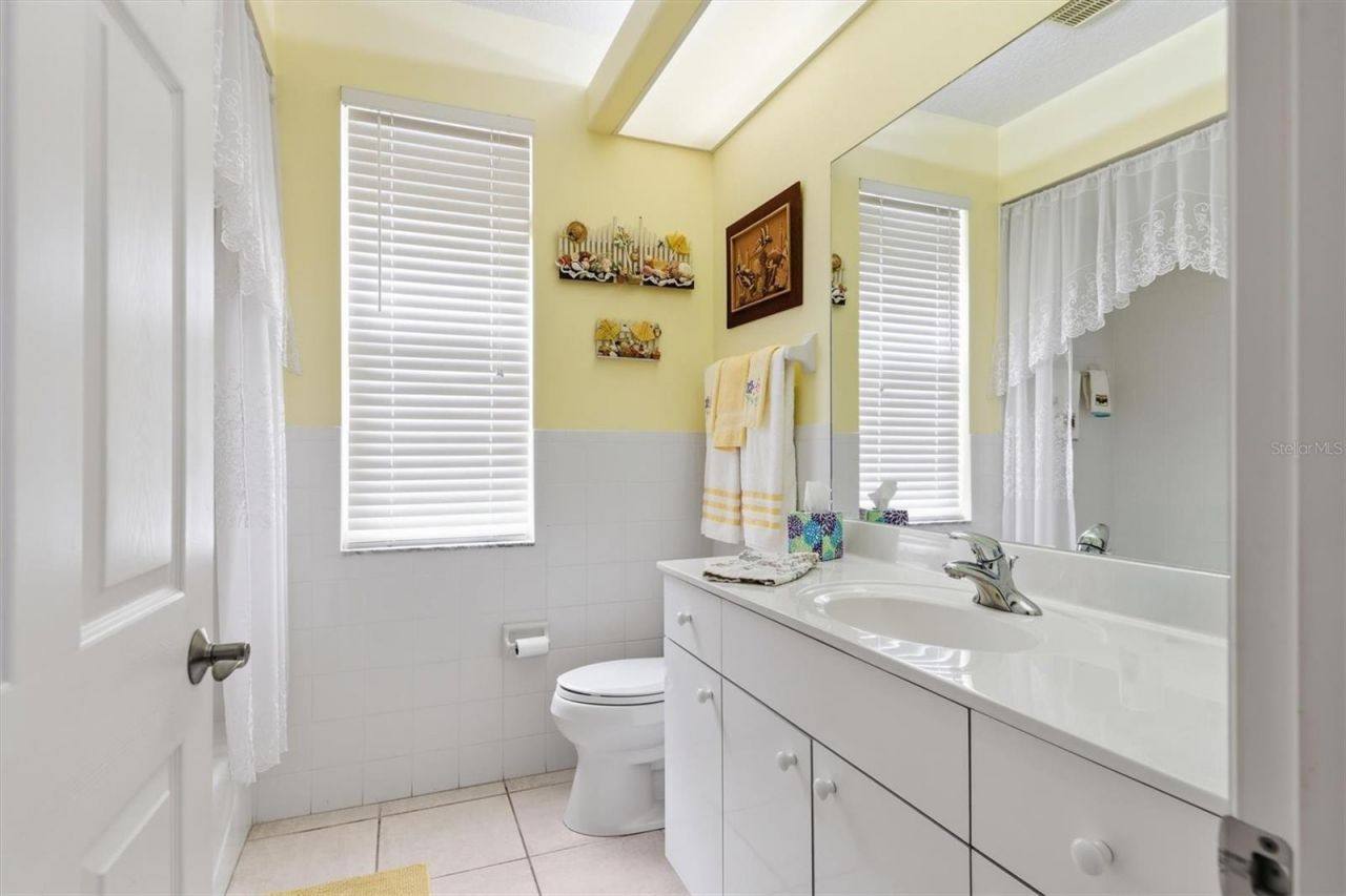 5608 Eastwind Drive, Sarasota, FL 34233 Photo