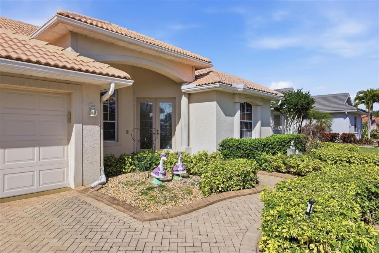 5608 Eastwind Drive, Sarasota, FL 34233 Photo