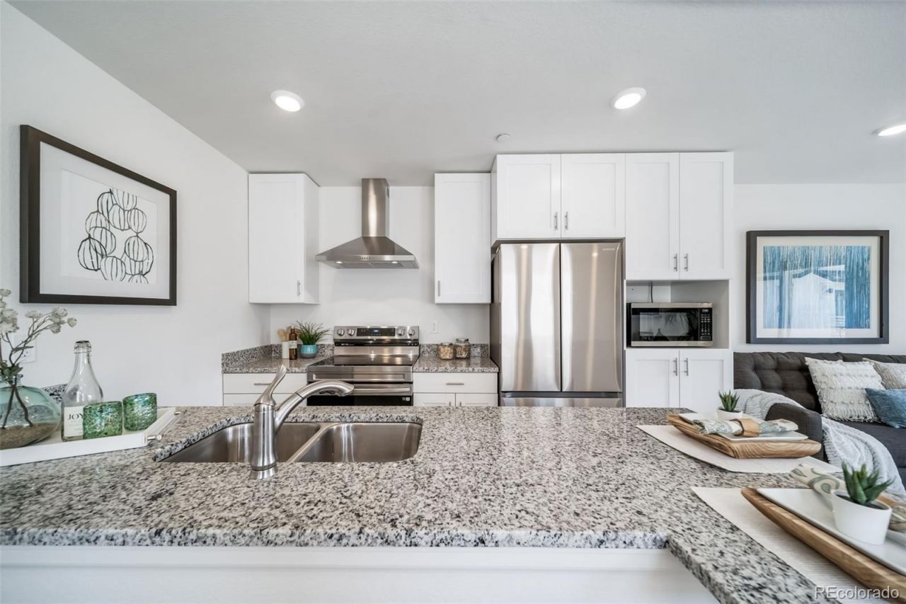 10350 Tucson Place, Commerce City, CO 80022 Main Photo