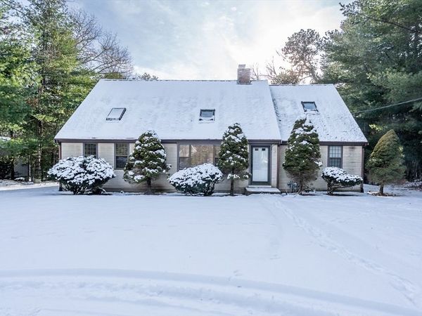 192 Sandy Valley Rd, Barnstable, MA 02648