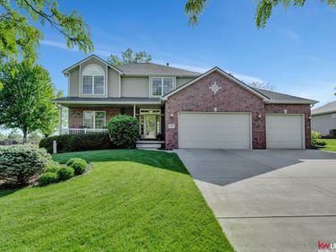 6851 Shadow Ridge Road, Lincoln, NE 68512