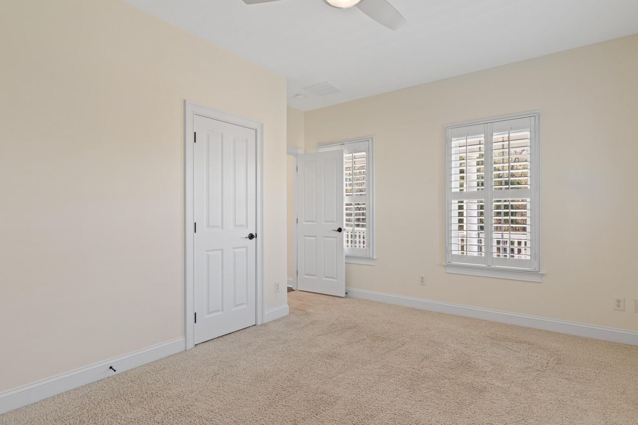 668 Cloudbreak Court Photo 33