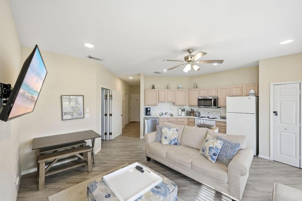 9970 Perfect Drive, Unit 3, Port Saint Lucie, FL 34986 Photo