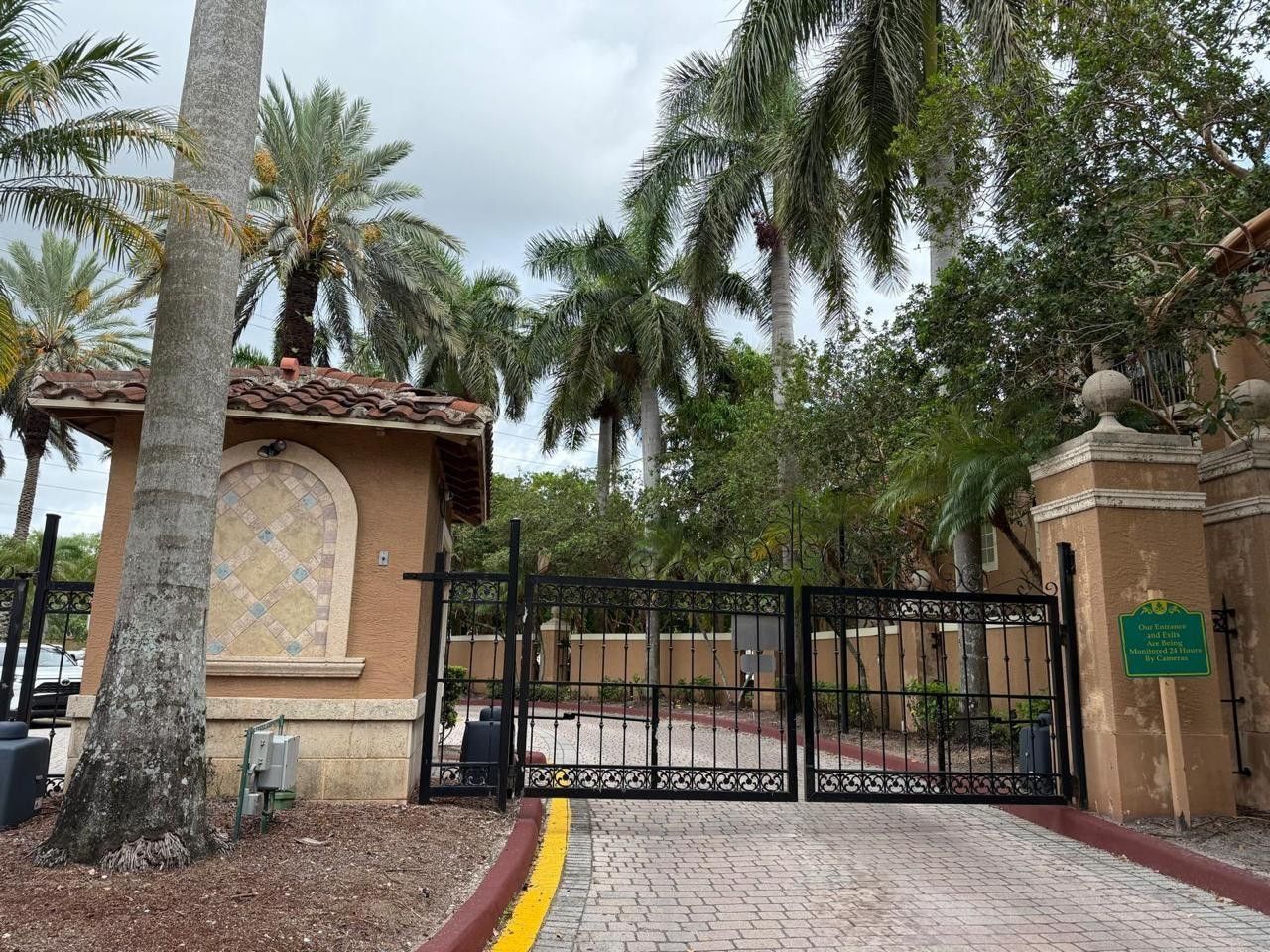 4852 N State Road 7, Unit 204, Coconut Creek, FL 33073 Photo