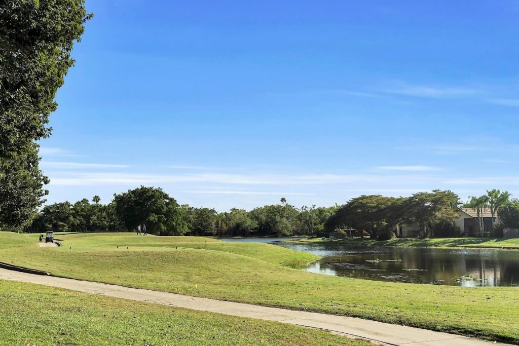 2857 Kinsington Cir, Unit 17-4, Weston, FL 33332 Photo