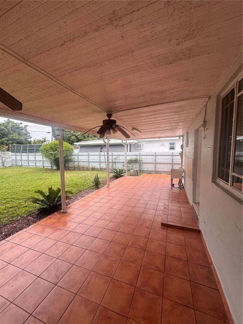 365 W 13th St, Hialeah, FL 33010 Photo