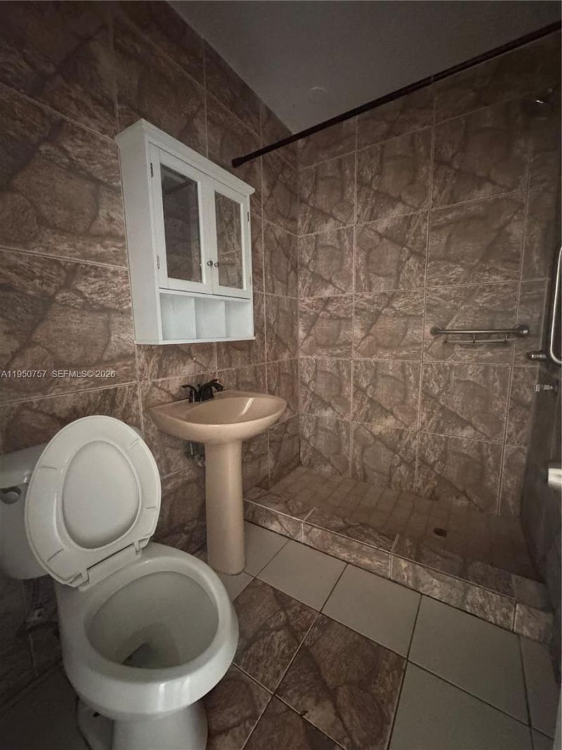 365 W 13th St, Hialeah, FL 33010 Photo